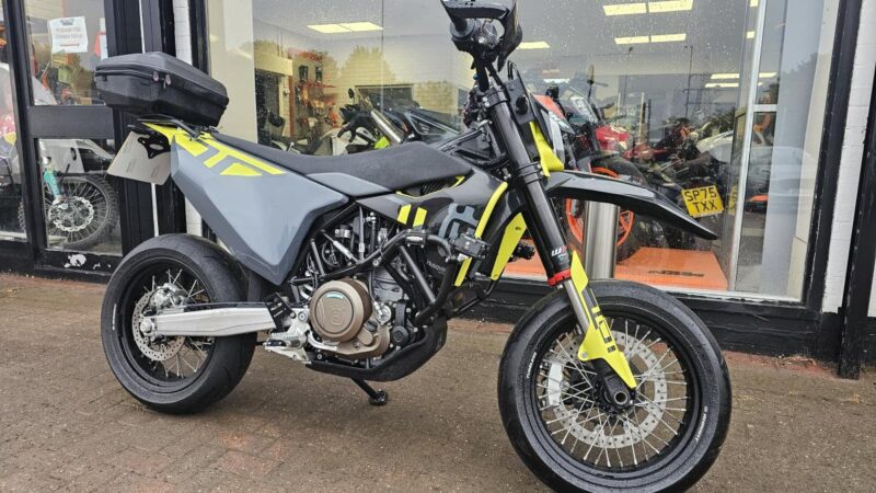 Husqvarna 701 SUPERMOTO 2024