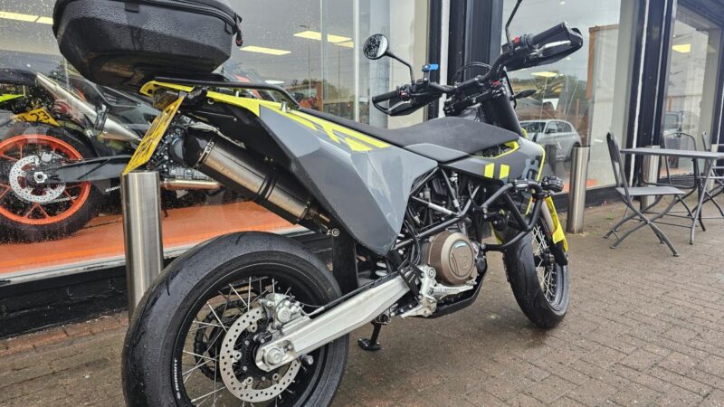 Husqvarna 701 SUPERMOTO 2024