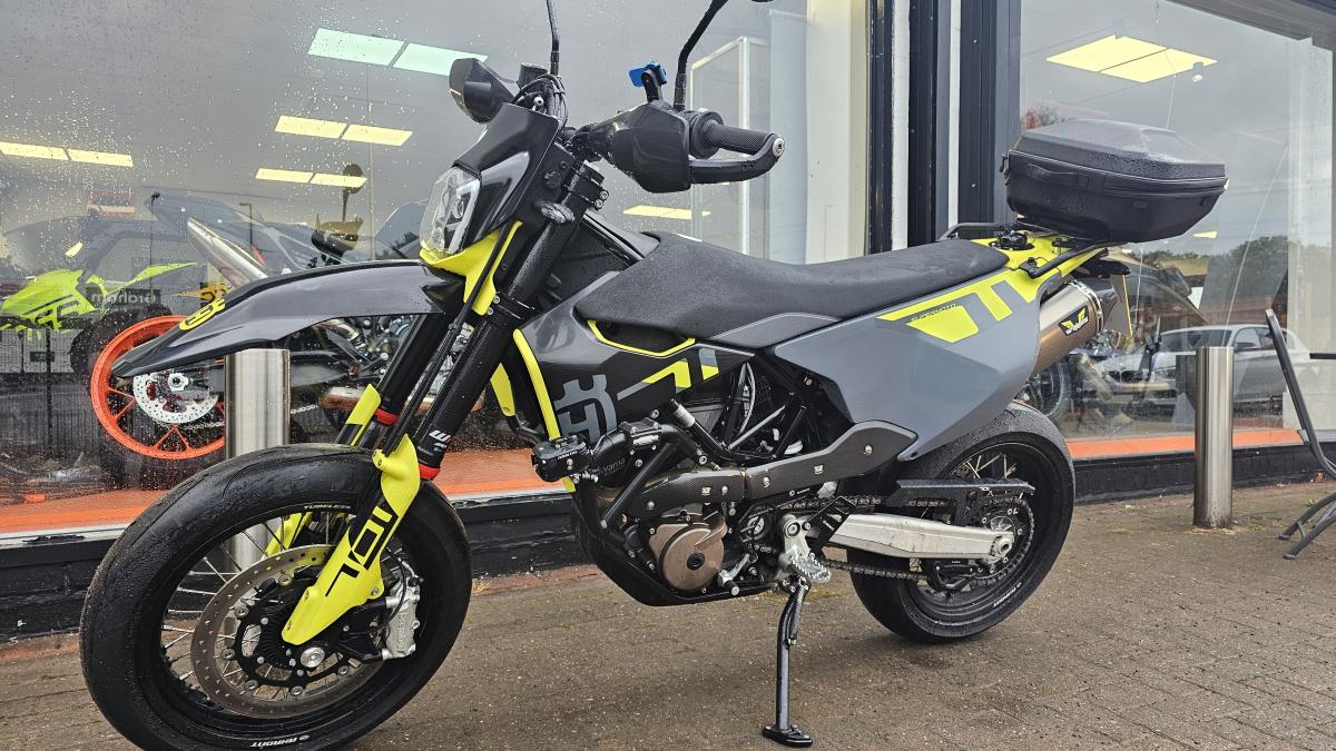 
								Husqvarna 701 SUPERMOTO 2024 full									
