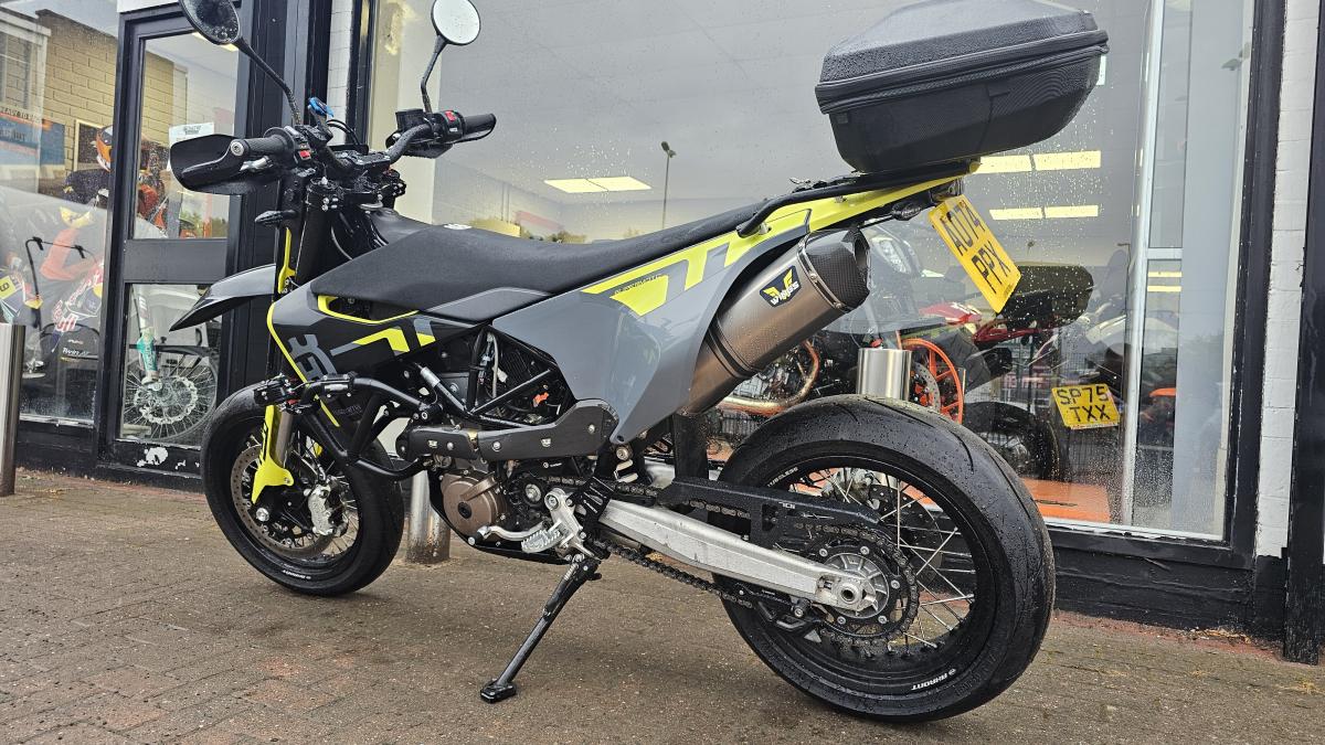 
								Husqvarna 701 SUPERMOTO 2024 full									