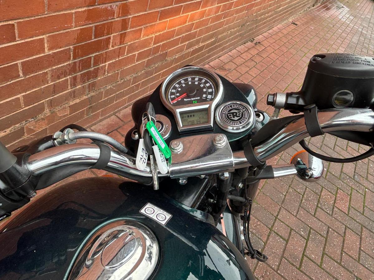 
								Royal Enfield ROYAL ENFIELD CLASSIC 350 full									