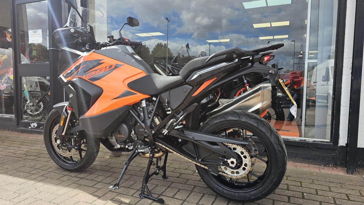 
								KTM KTM 1290 SUPER ADVENTURE S full									