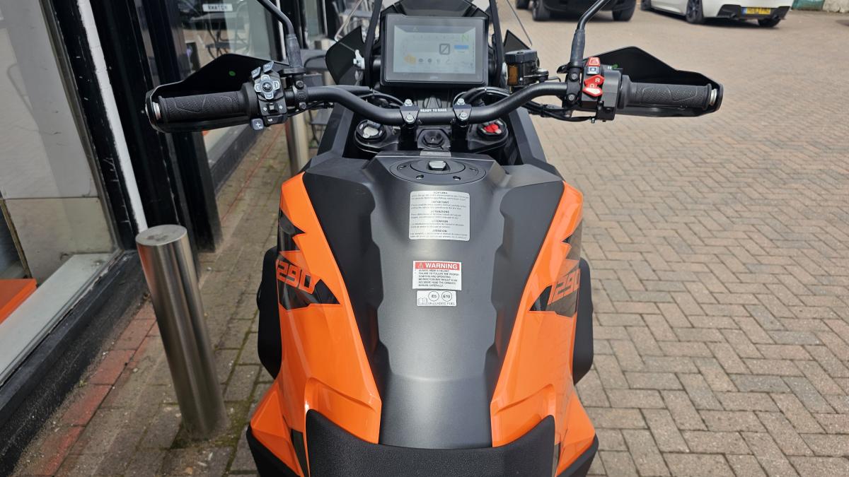 
								KTM KTM 1290 SUPER ADVENTURE S full									
