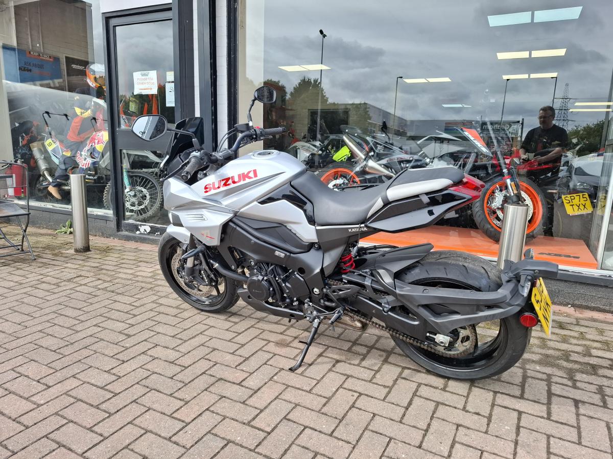 
								Suzuki SUZUKI GSXS 1000 S KATANA full									