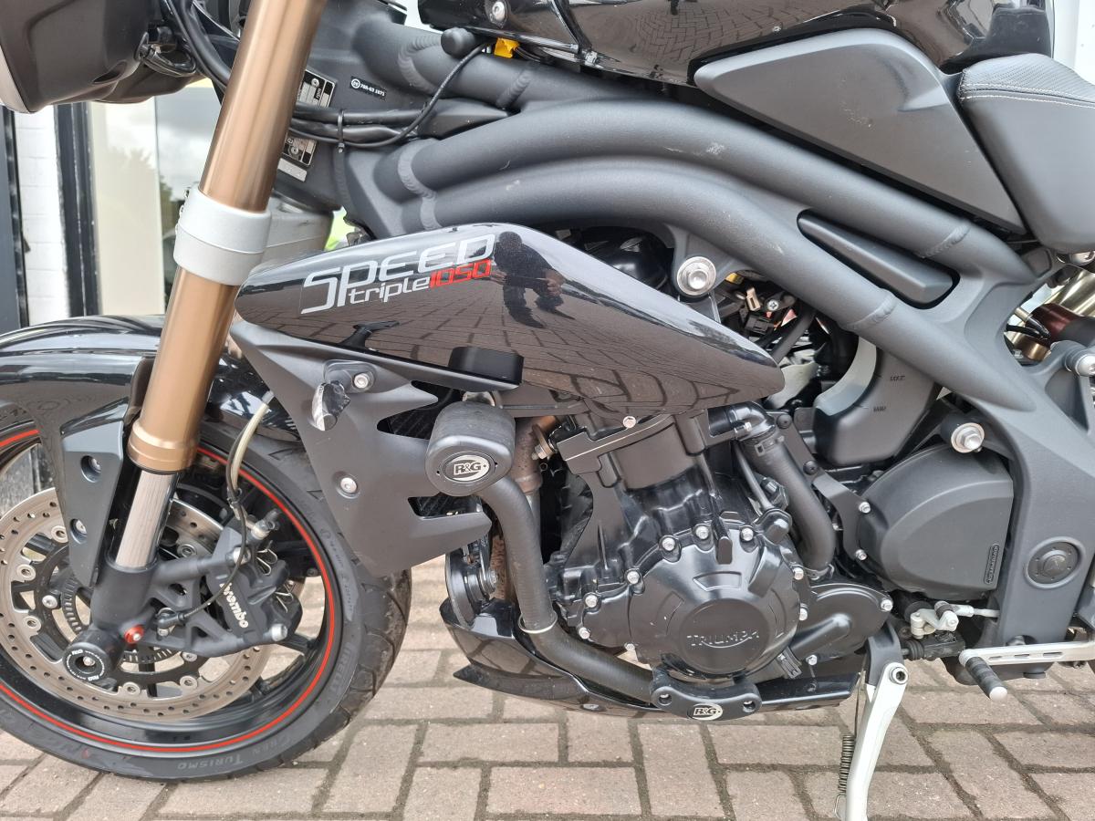 
								TRIUMPH TRIUMPH SPEED TRIPLE 1050 ABS full									