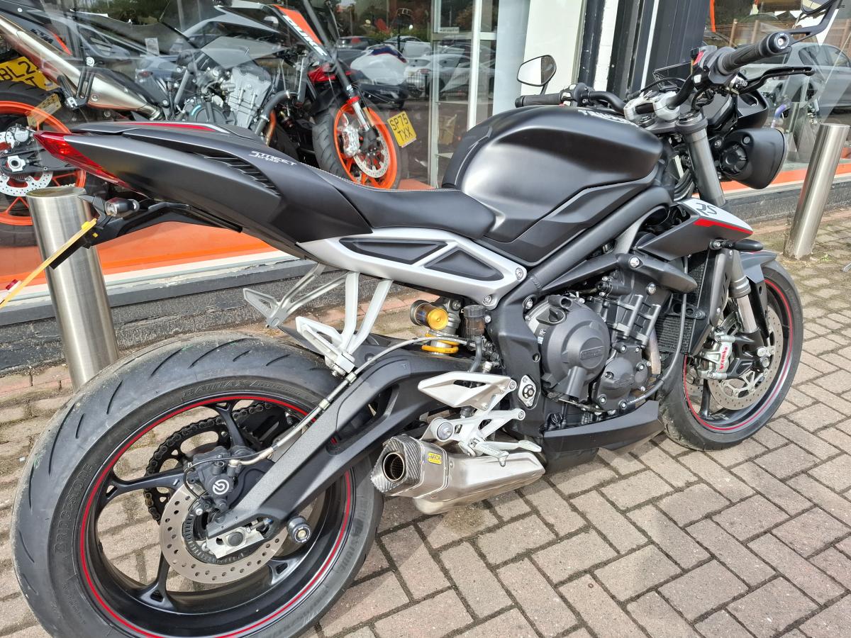 TRIUMPH TRIUMPH STREET TRIPLE RS