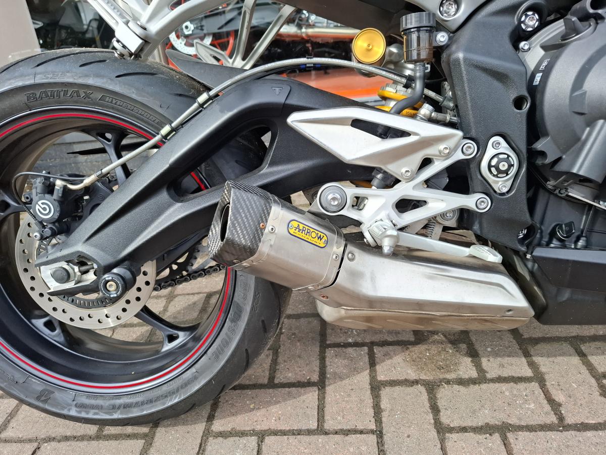 TRIUMPH TRIUMPH STREET TRIPLE RS