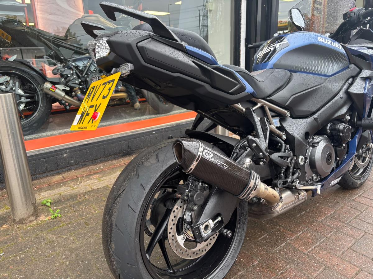 Suzuki GSXS 1000 GT+