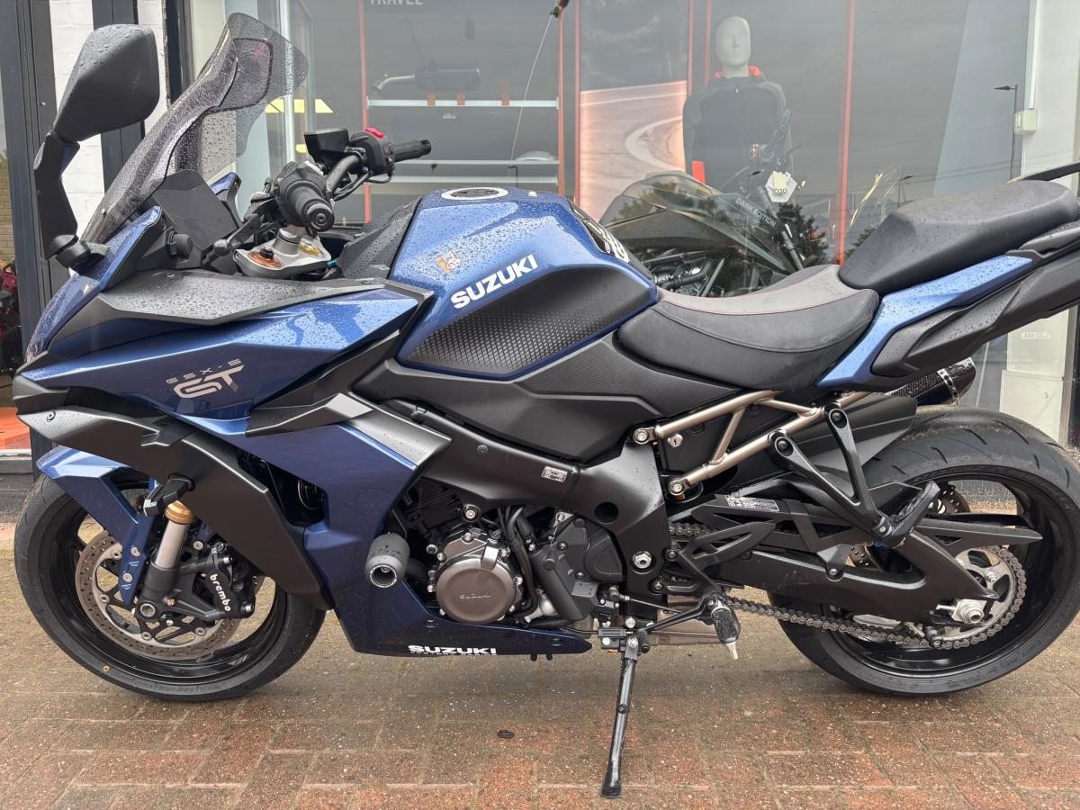 Suzuki GSXS 1000 GT+