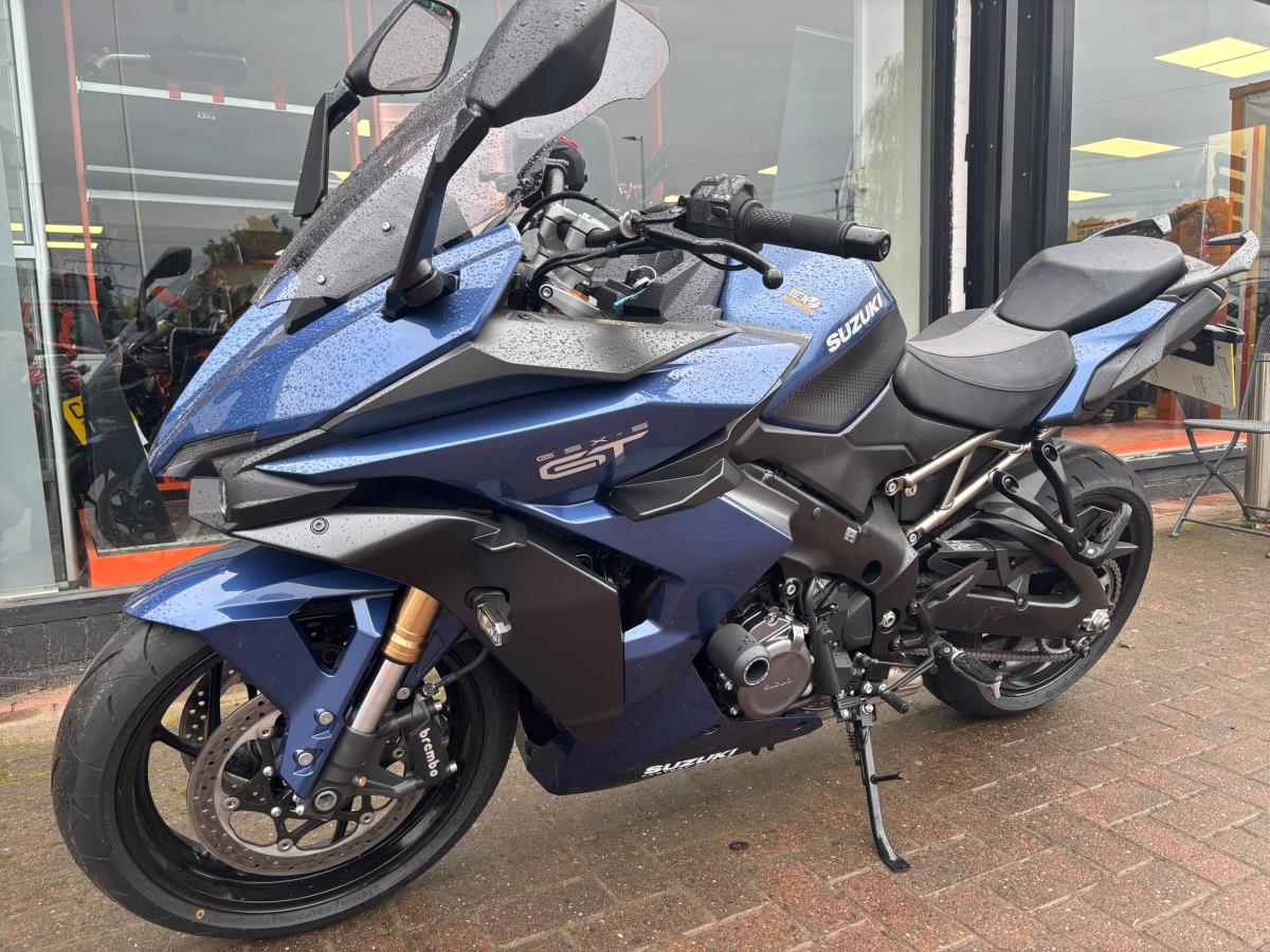 Suzuki GSXS 1000 GT+