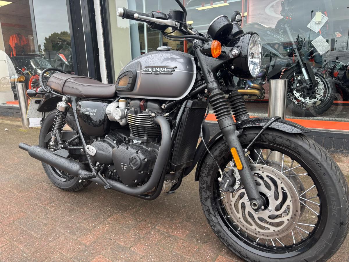 
								TRIUMPH BONNEVILLE T120 BLACK full									