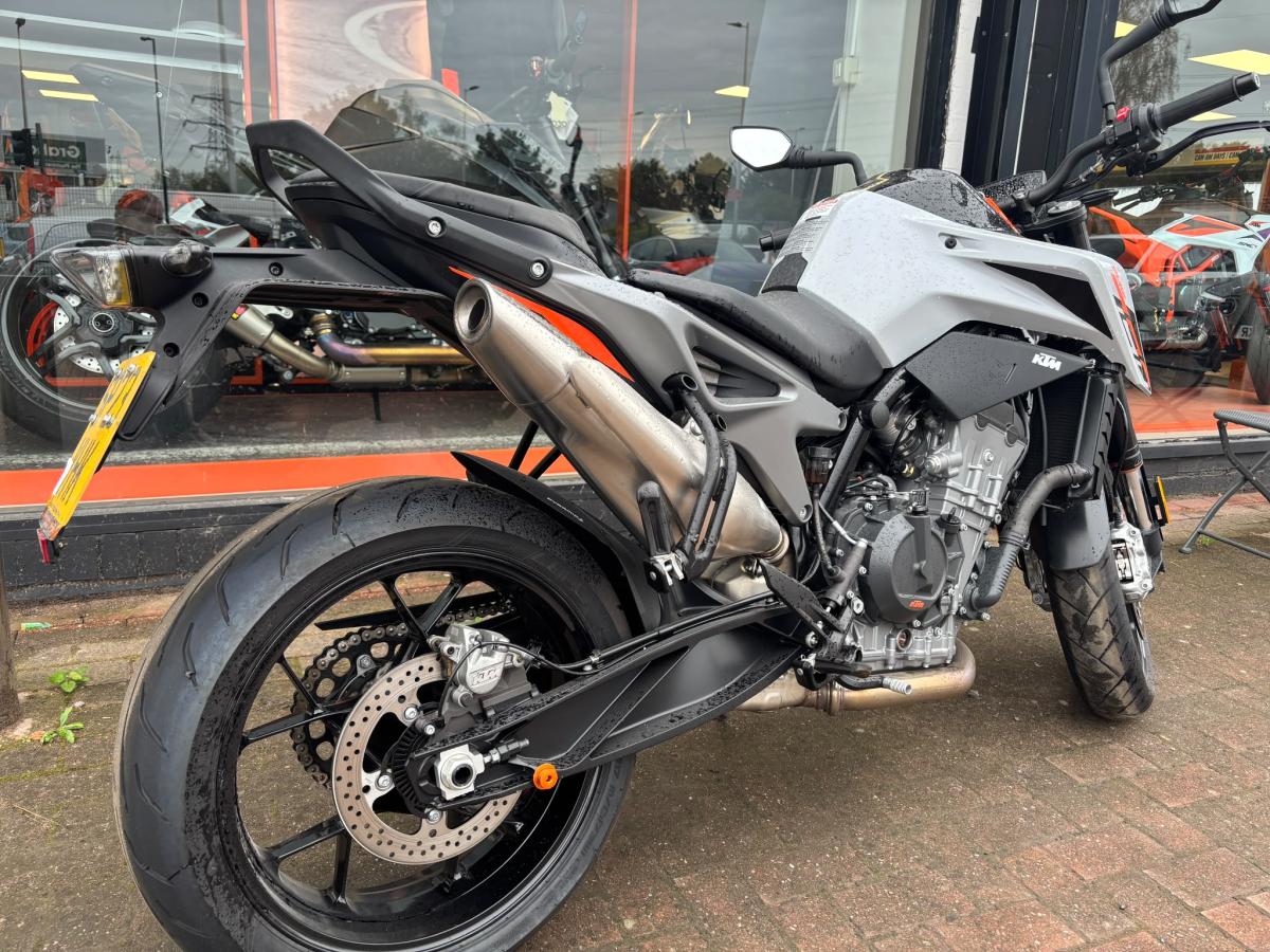 
								KTM 790 DUKE full									