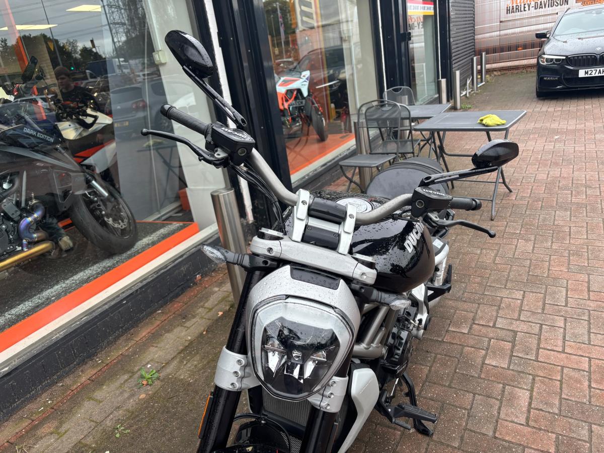 
								Ducati X DIAVEL S full									