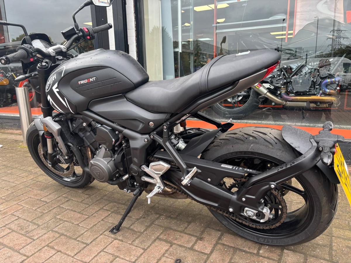 
								TRIUMPH TRIDENT full									