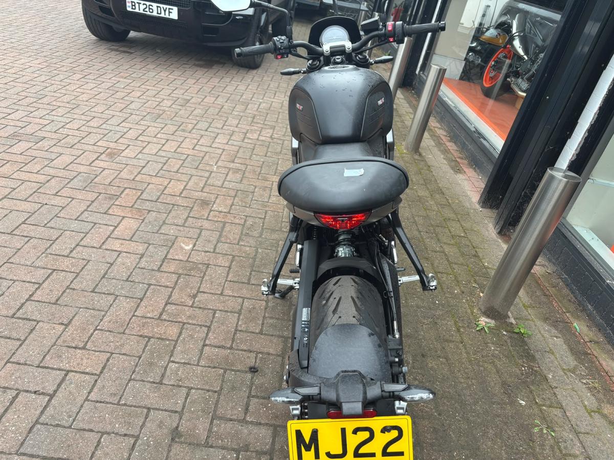 
								TRIUMPH TRIDENT full									