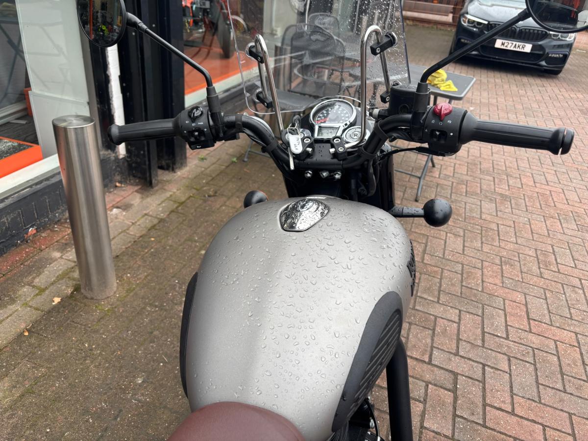 
								Royal Enfield CLASSIC 350 E5 full									