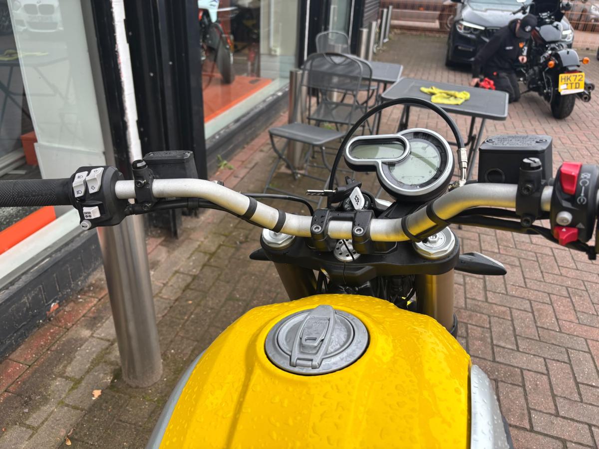 
								Ducati SCRAMBLER 1100 full									