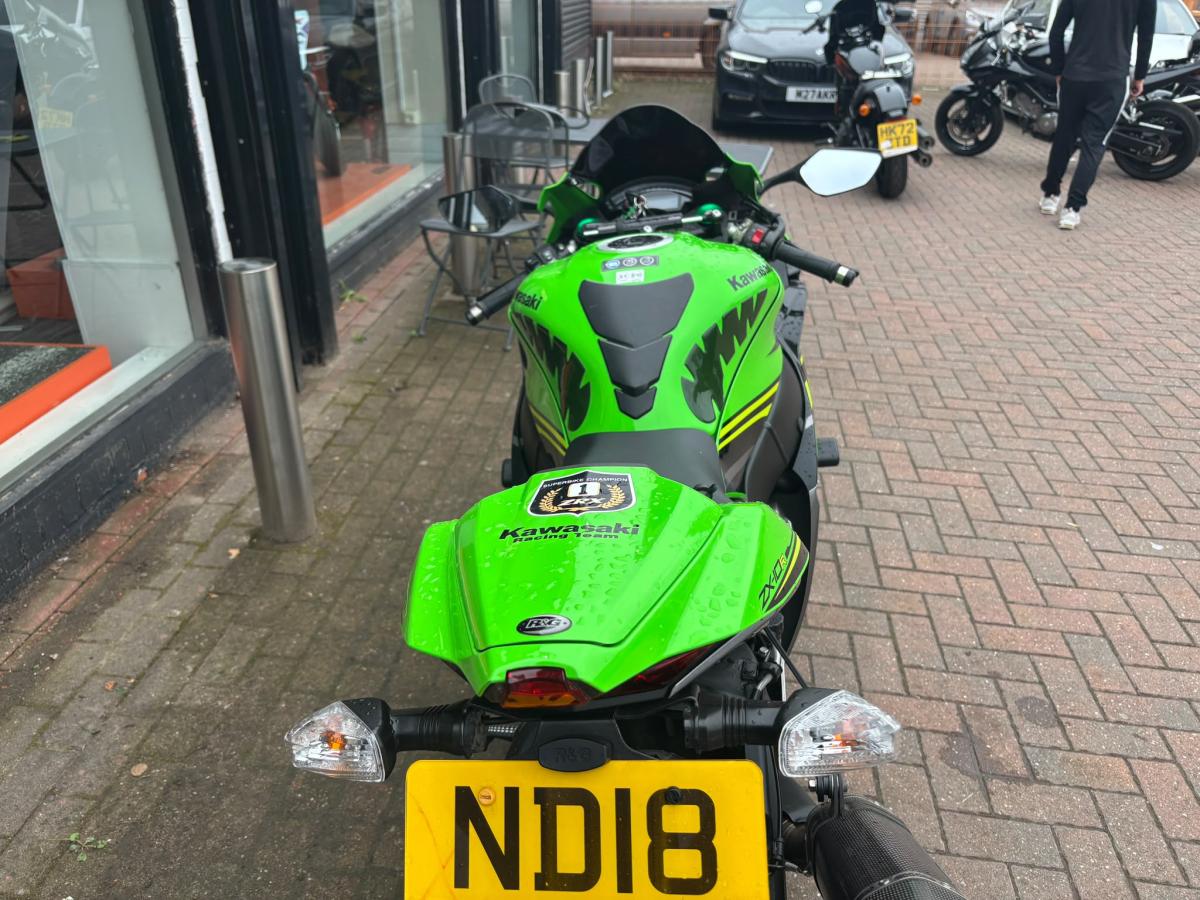
								Kawasaki ZX 1000 SJFA KRT REPLICA full									