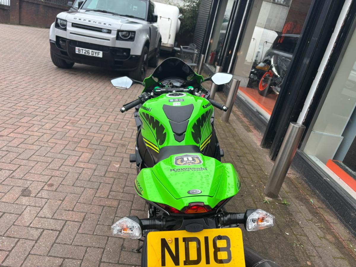 
								Kawasaki ZX 1000 SJFA KRT REPLICA full									