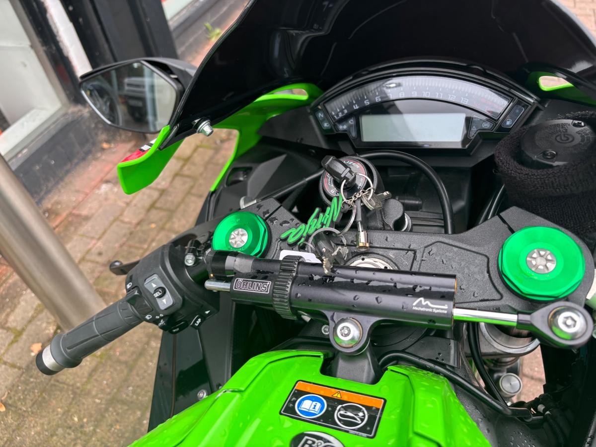 
								Kawasaki ZX 1000 SJFA KRT REPLICA full									