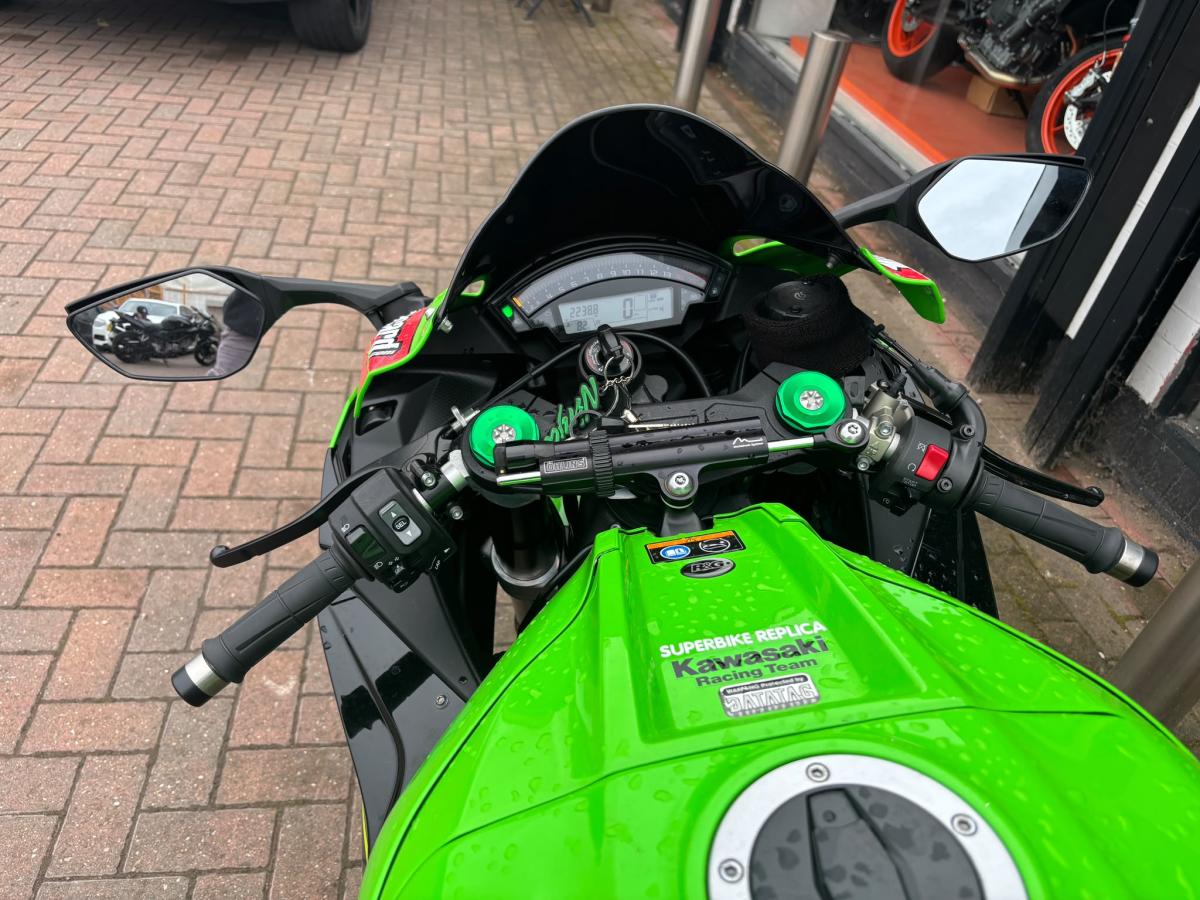
								Kawasaki ZX 1000 SJFA KRT REPLICA full									