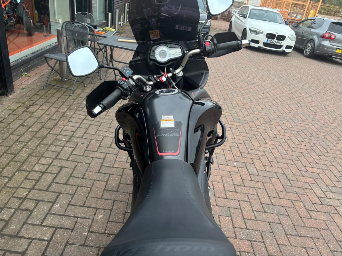 
								SUZUKI DL 650 AL6 full									