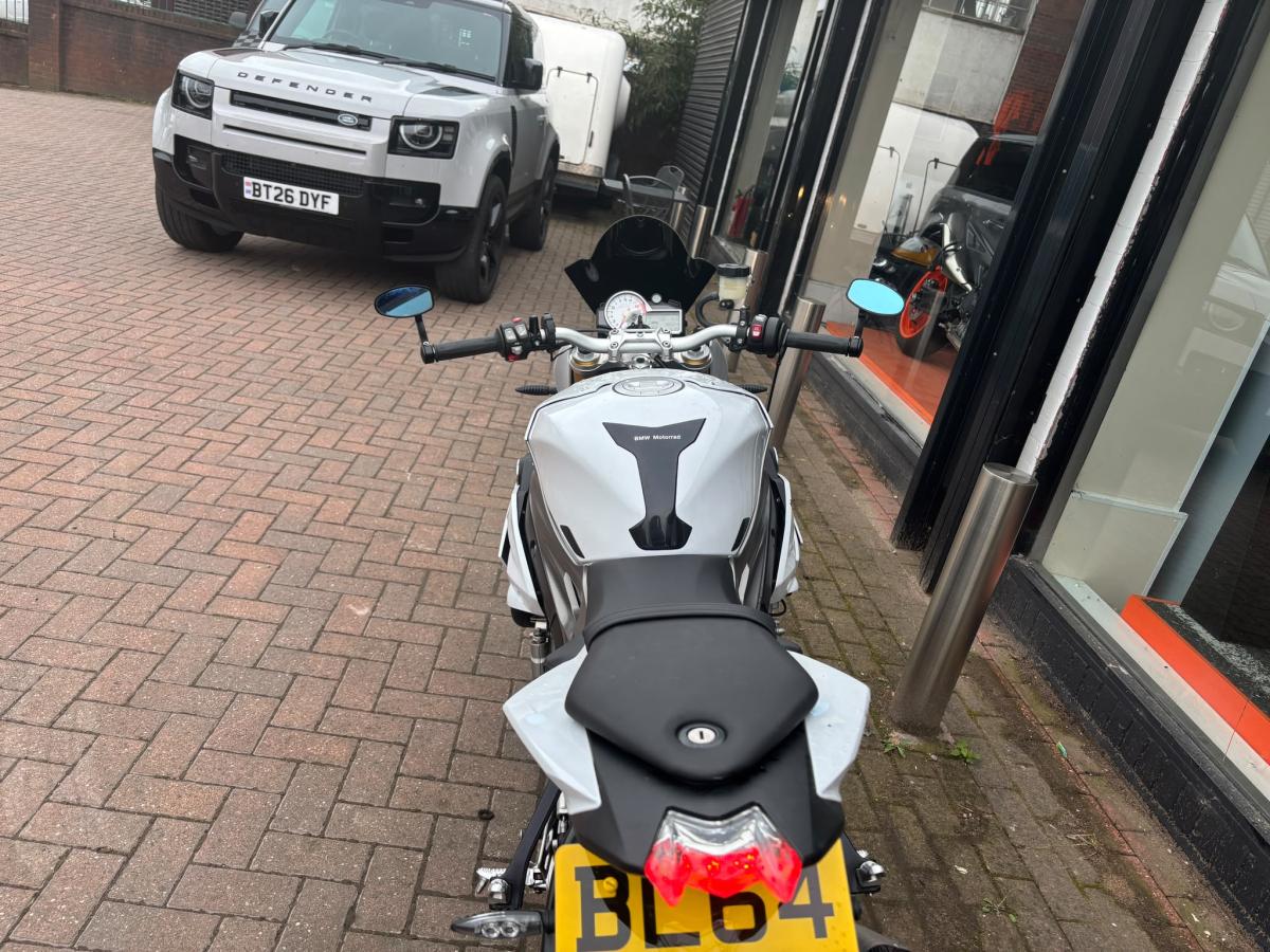 
								BMW BMW S 1000 R full									