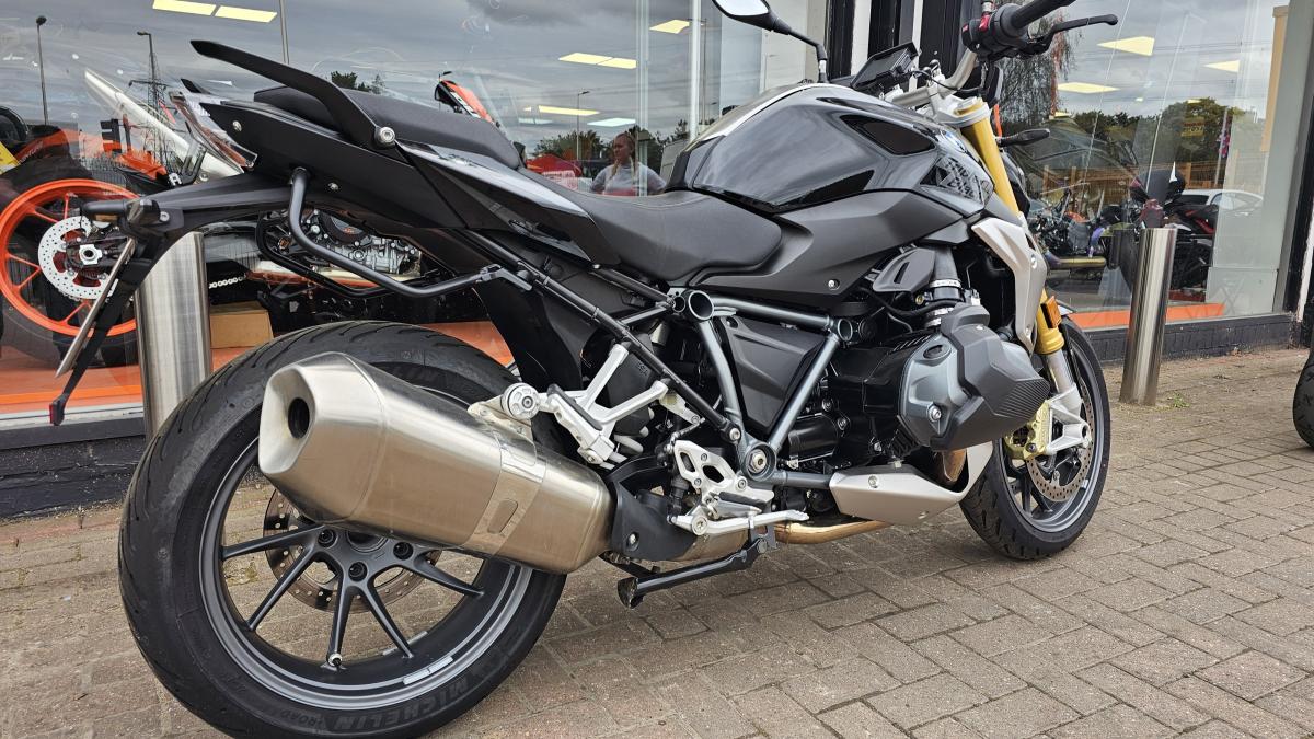 
								Bmw R 1250 R SE full									