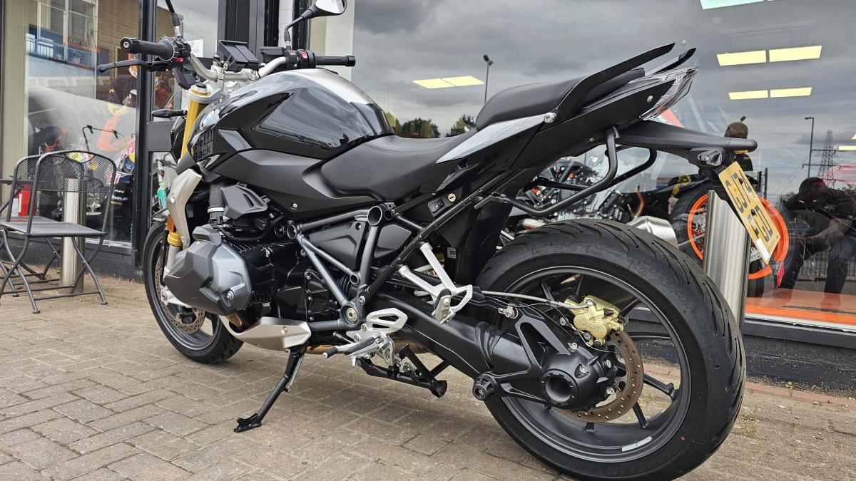 
								Bmw R 1250 R SE full									