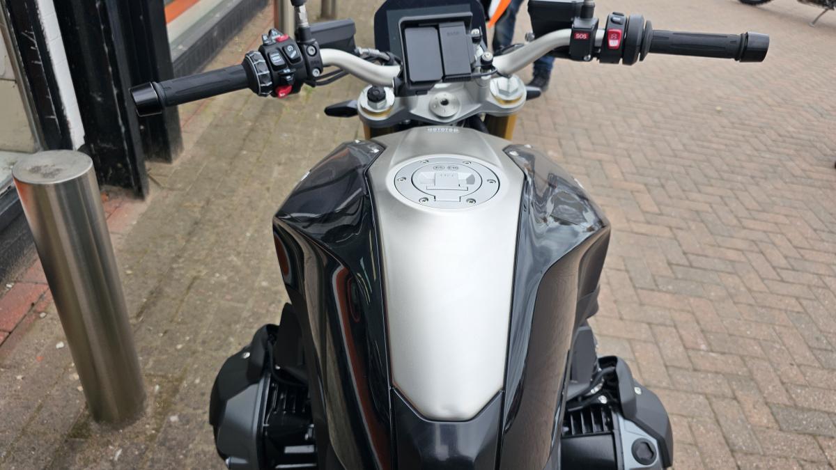 
								Bmw R 1250 R SE full									