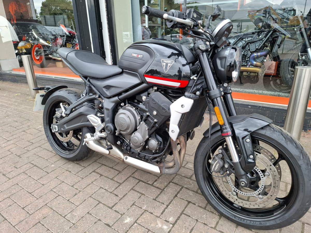 
								TRIUMPH Trident 660 full									