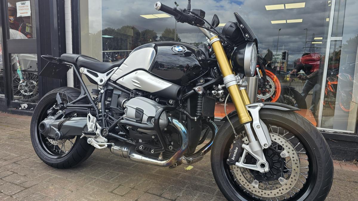 
								BMW R NINE T full									
