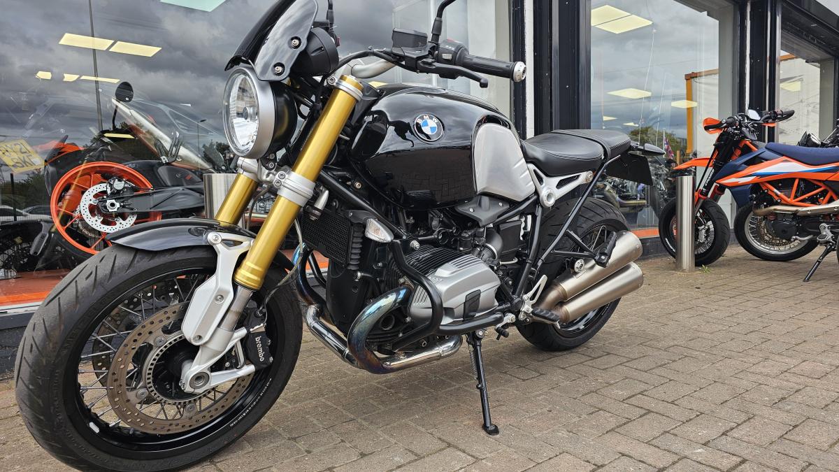 
								BMW R NINE T full									