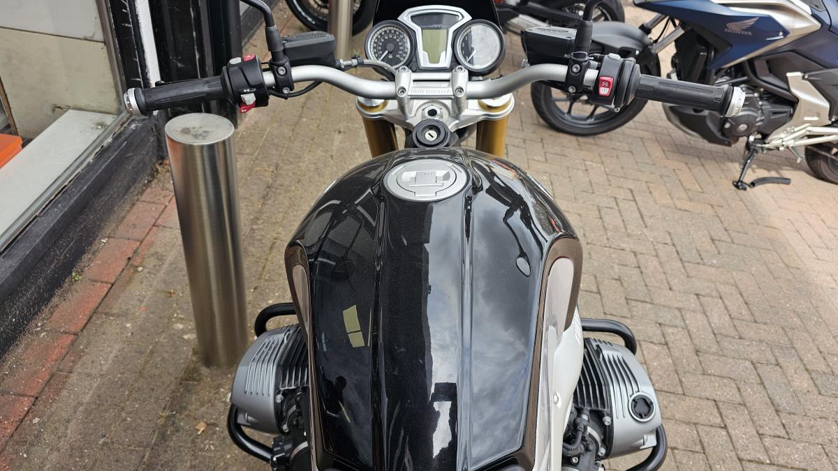 
								BMW R NINE T full									