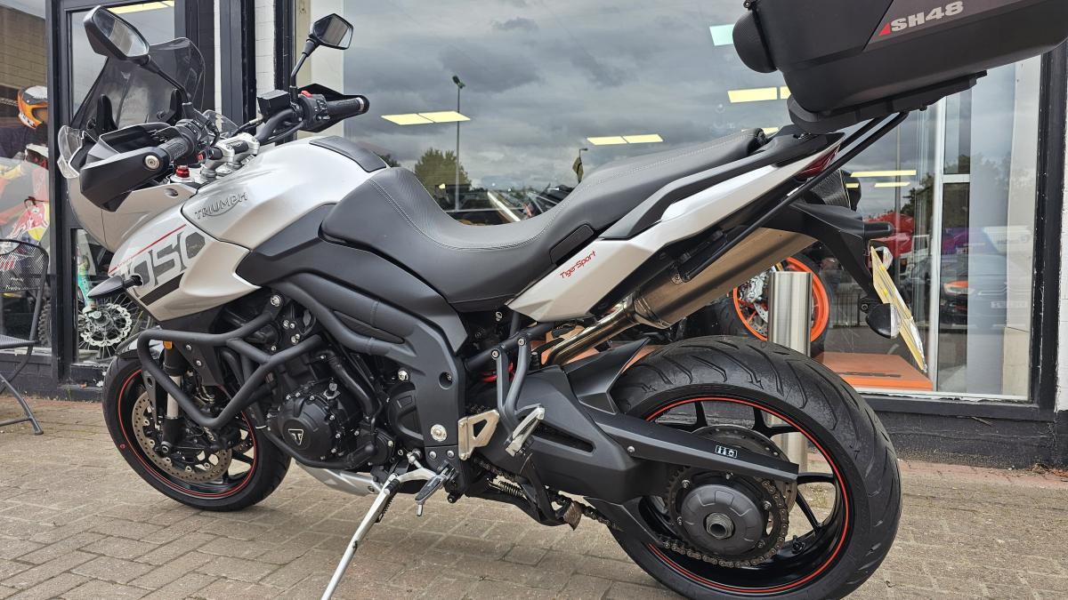 
								TRIUMPH TIGER SPORT 1050 full									
