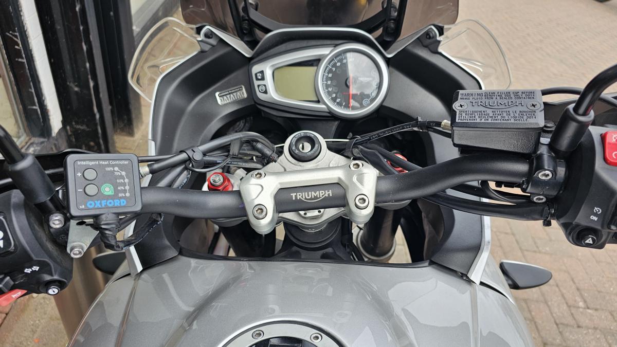 
								TRIUMPH TIGER SPORT 1050 full									