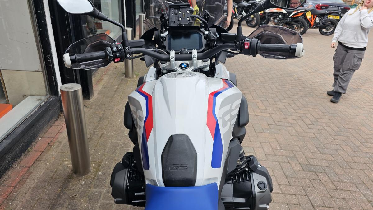 
								BMW R 1250 GS TE full									