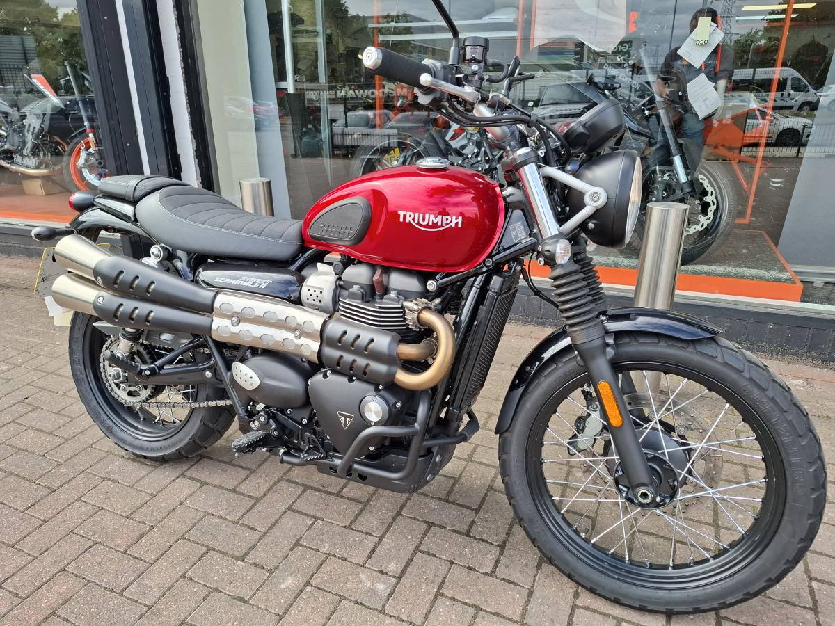 
								Triumph STREET SCRAMBLER full									