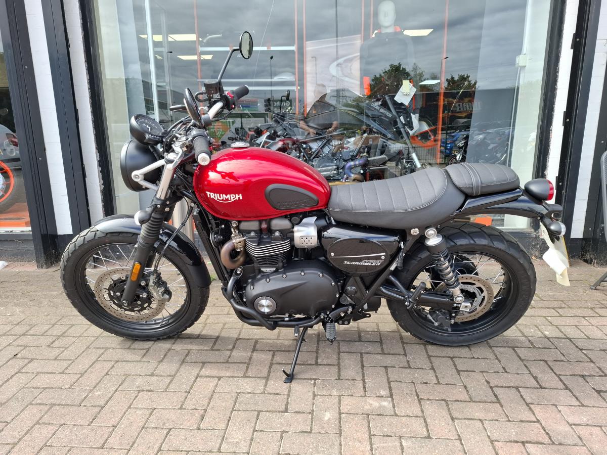 
								Triumph STREET SCRAMBLER full									