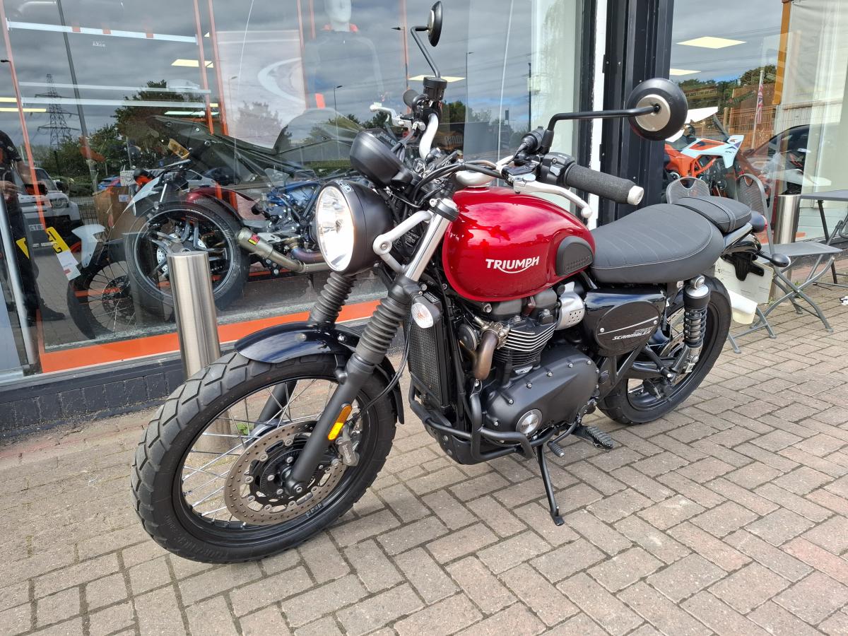 
								Triumph STREET SCRAMBLER full									