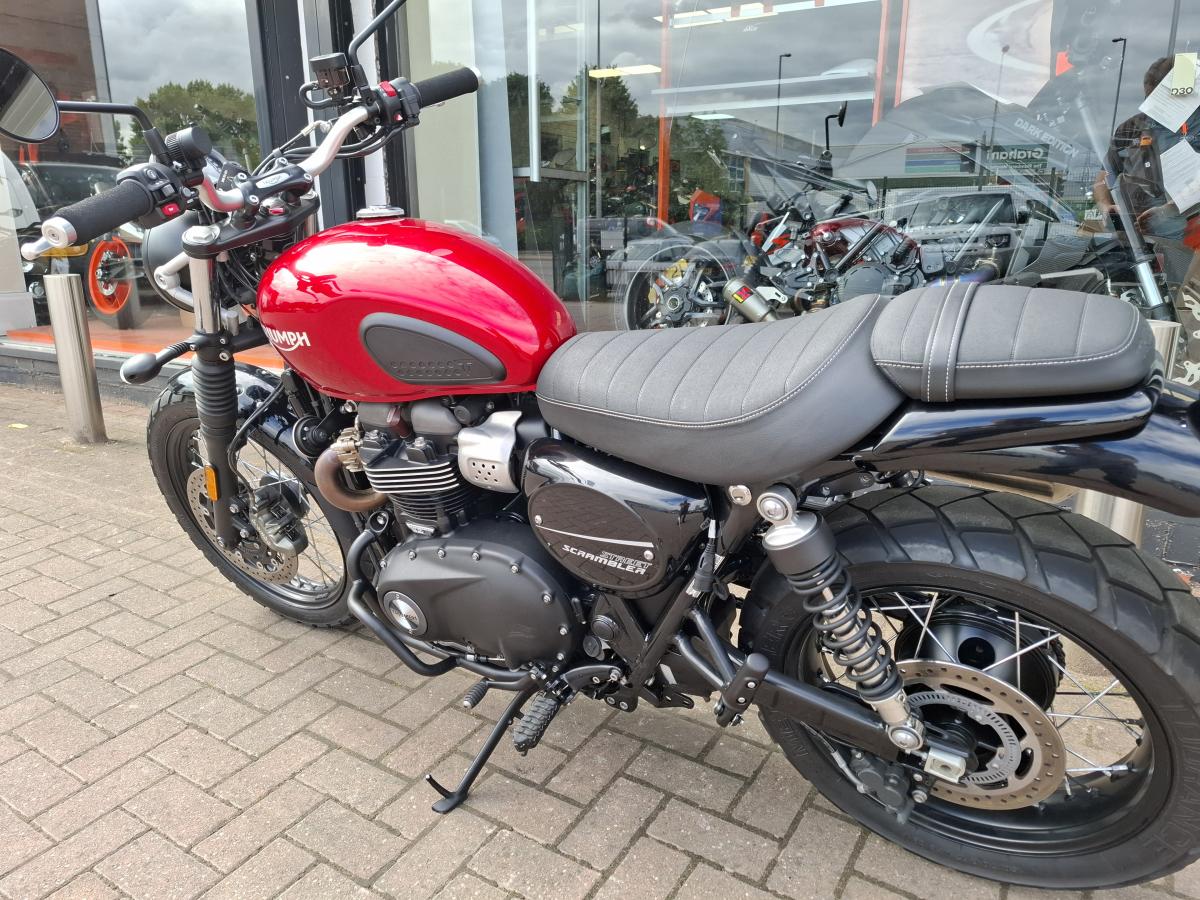 
								Triumph STREET SCRAMBLER full									