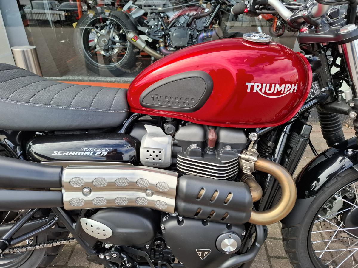 
								Triumph STREET SCRAMBLER full									