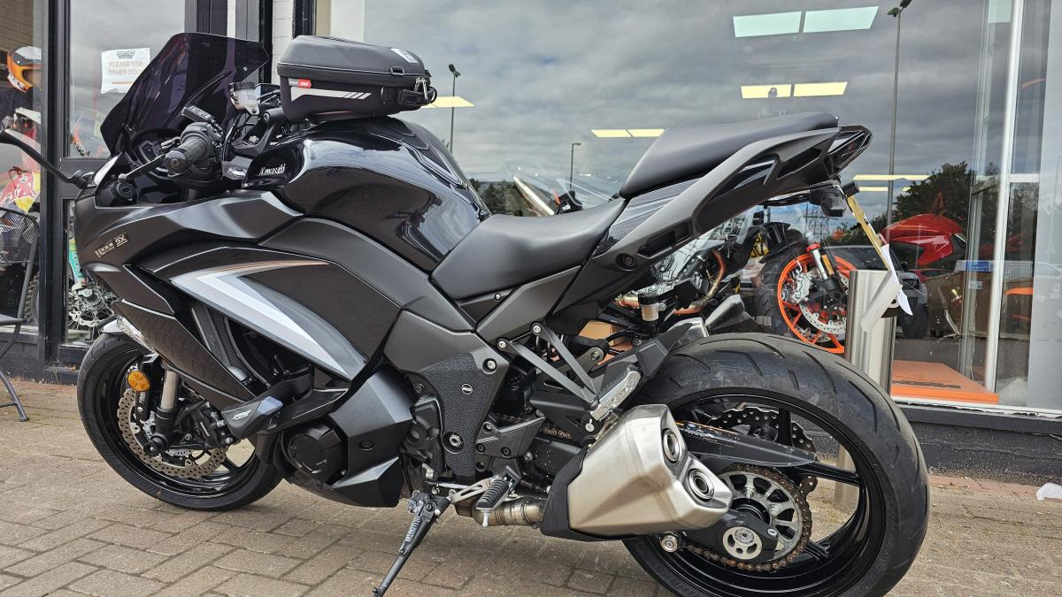 
								KAWASAKI ZX 1000 WKF full									