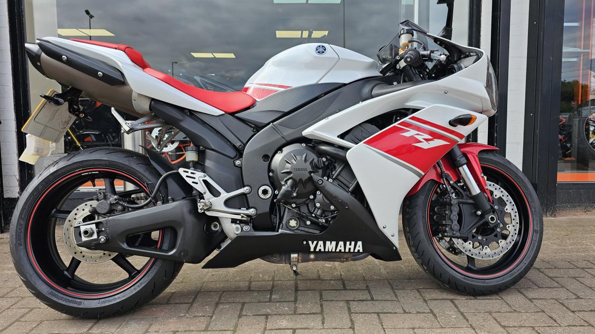 YAMAHA YZF R1 08