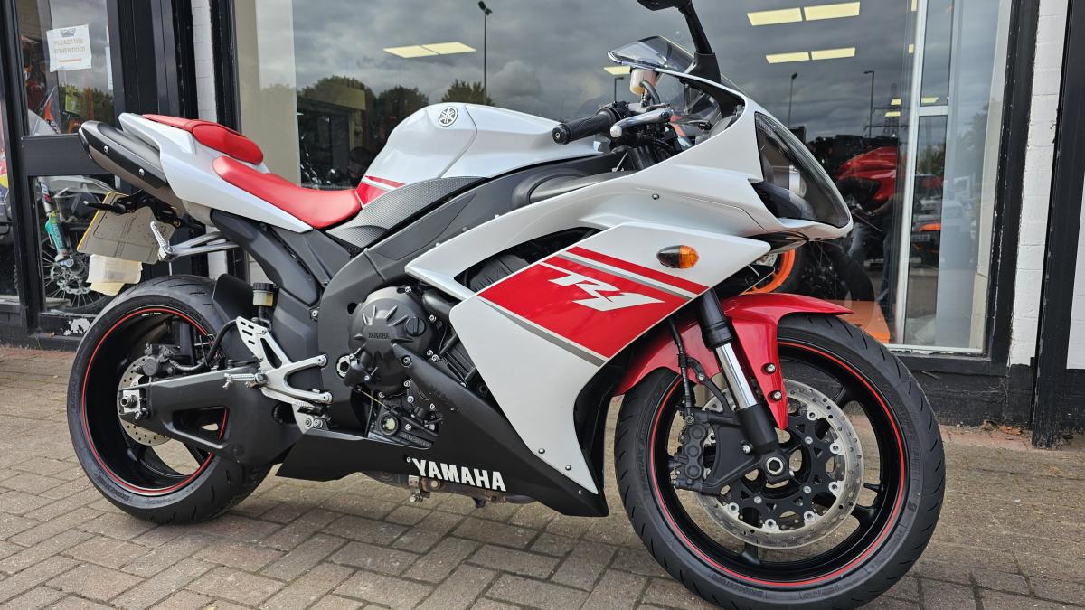 YAMAHA YZF R1 08