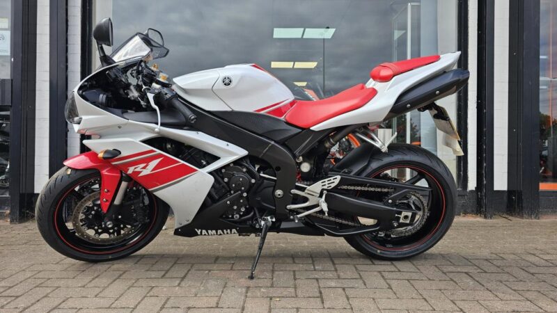 YAMAHA YZF R1 08