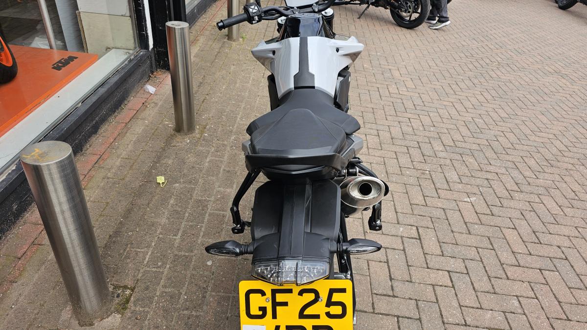 
								KTM 790 DUKE L 24 full									