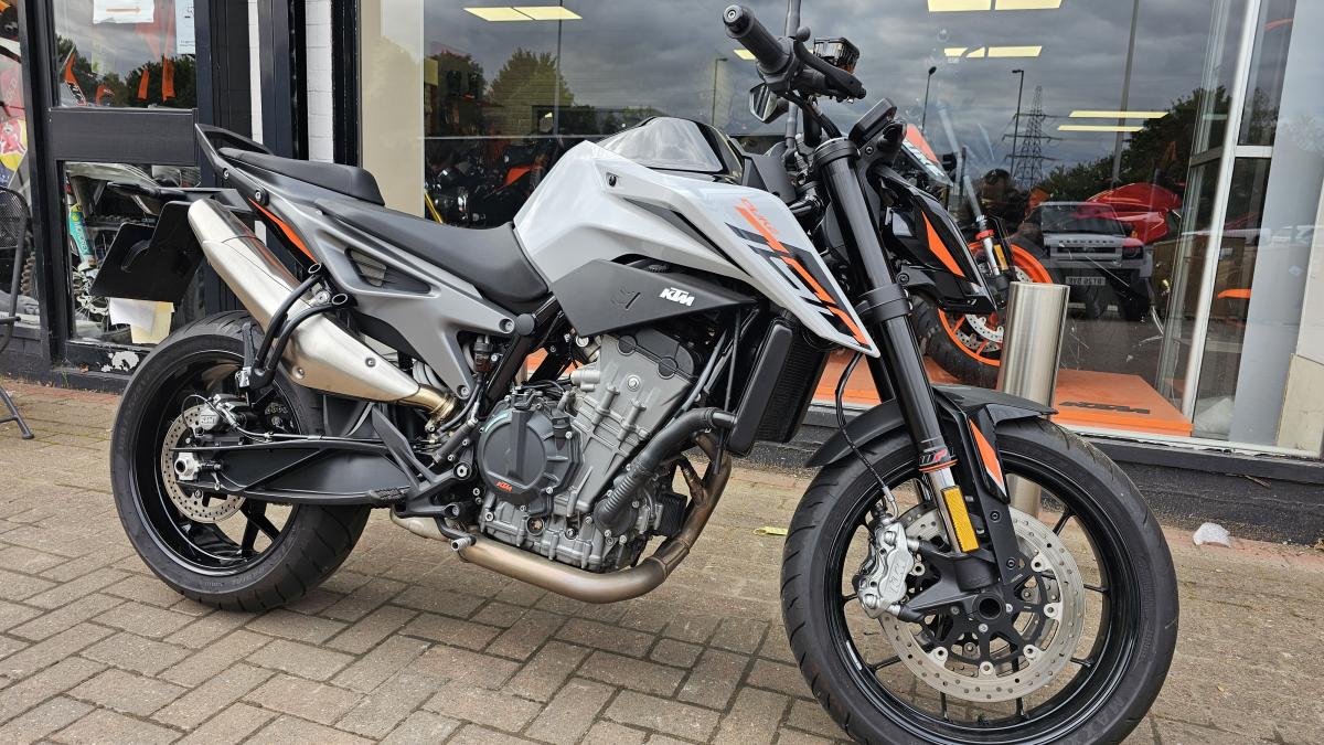 KTM 790 DUKE L 24