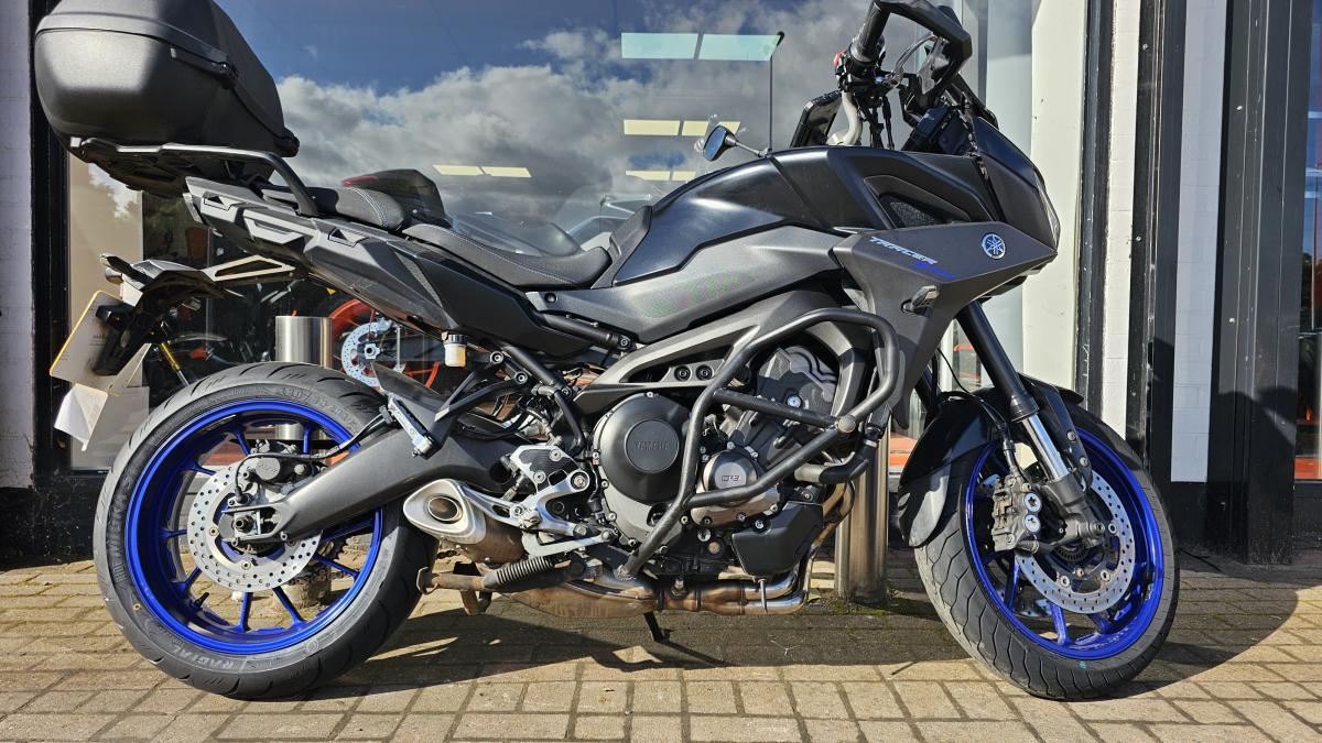 YAMAHA TRACER 900