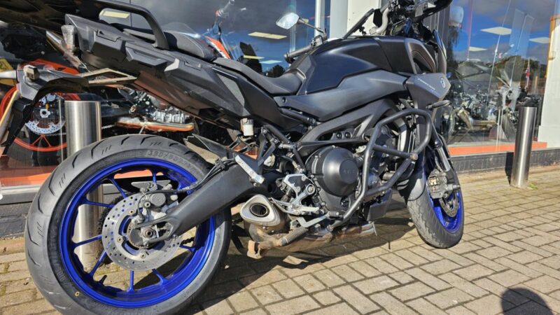 YAMAHA TRACER 900
